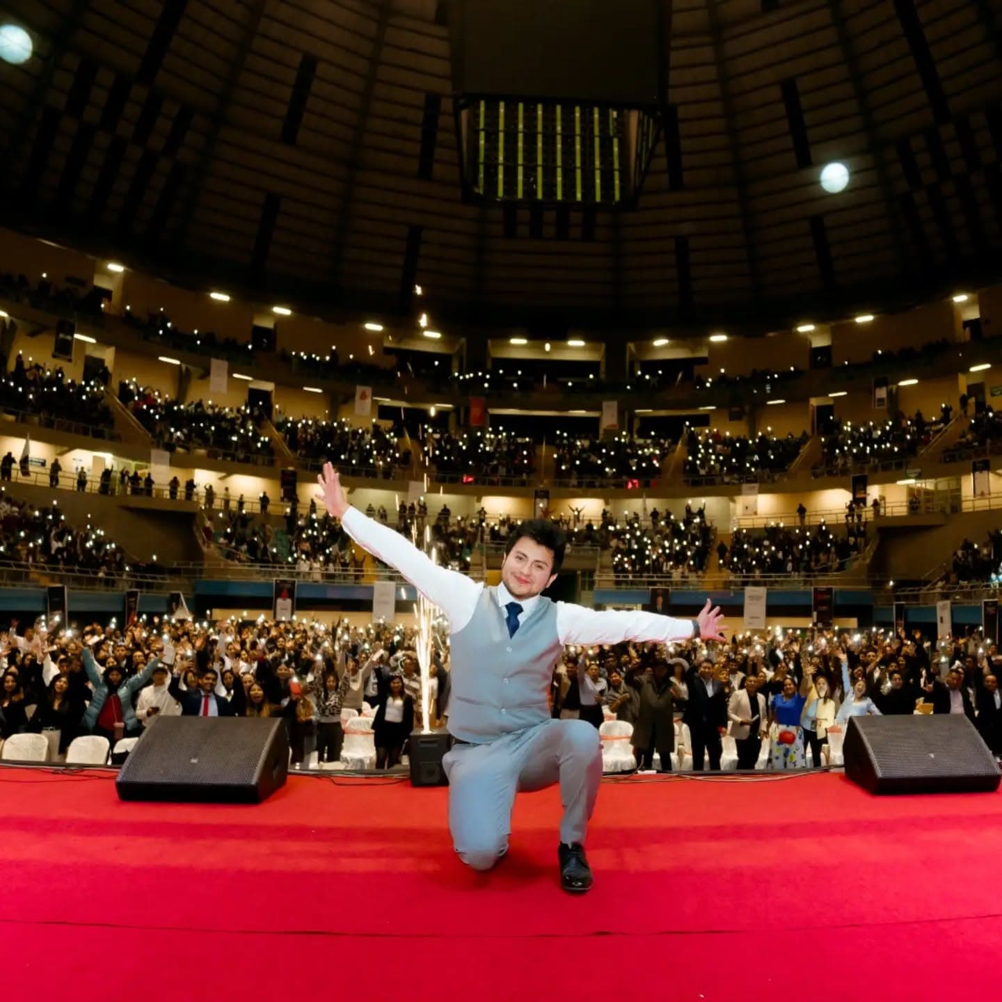 Hugo Herrera en el escenario de Negocios Legendarios 2026